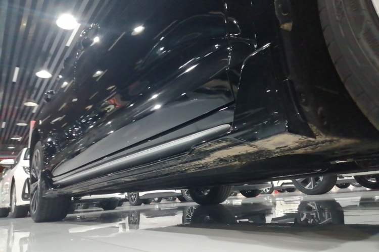 Used Geely Auto Preface 2026 Model Oriental Yao 1.5TD Kunlun Edition Right Side Sill