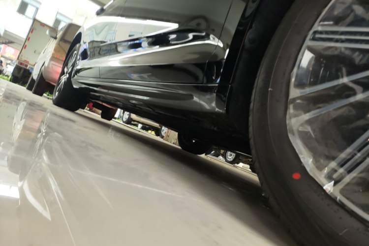 Used Geely Auto Preface 2026 Model Oriental Yao 1.5TD Fuyao Edition Right Side Sill