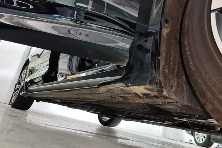 Used Geely Auto Preface 2026 Model Oriental Yao 1.5TD Kunlun Edition Right Side Sill