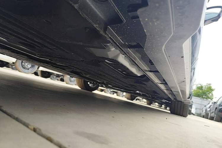 Used Geely Auto Preface 2026 Model Oriental Yao 1.5TD Kunlun Edition Right Side Sill