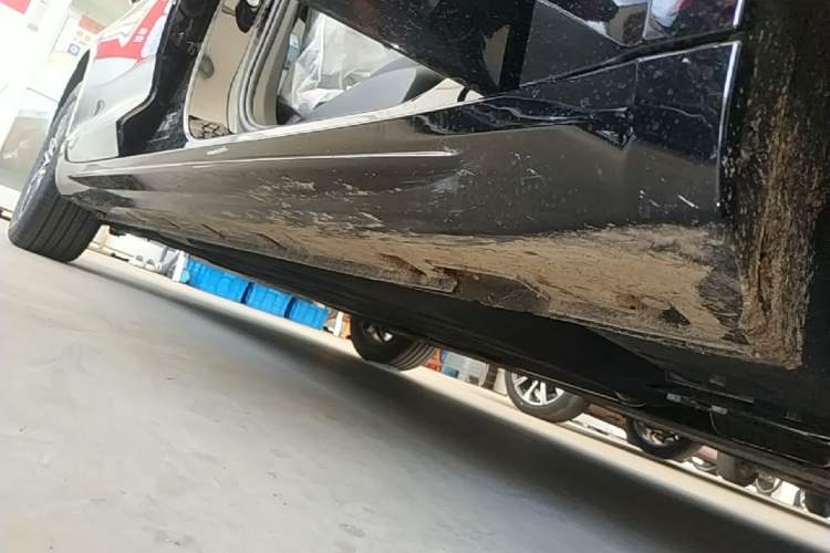 Used Geely Auto Preface 2026 Model Oriental Yao 1.5TD Fuyao Edition Right Side Sill