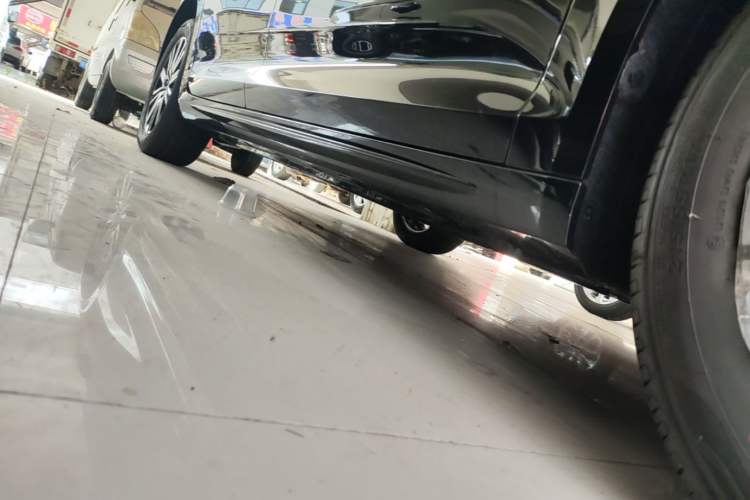 Used Geely Auto Preface 2026 Model Oriental Yao 1.5TD Fuyao Edition Right Side Sill