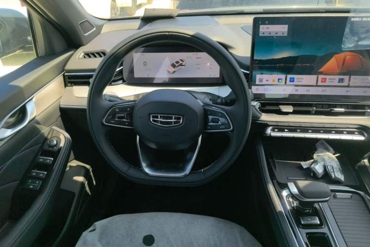 Used Geely Auto Preface 2026 Model Oriental Yao 1.5TD Kunlun Edition Steering Wheel