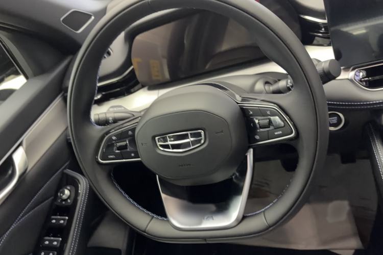 Used Geely Auto Preface 2026 Model Oriental Yao 1.5TD Kunlun Edition Steering Wheel