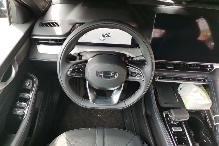 Used Geely Auto Preface 2026 Model Oriental Yao 1.5TD Kunlun Edition Steering Wheel