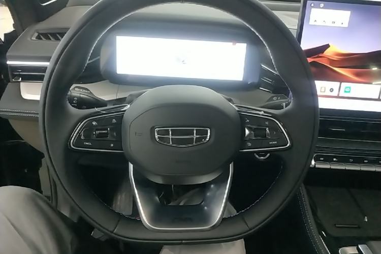 Used Geely Auto Preface 2026 Model Oriental Yao 1.5TD Kunlun Edition Steering Wheel