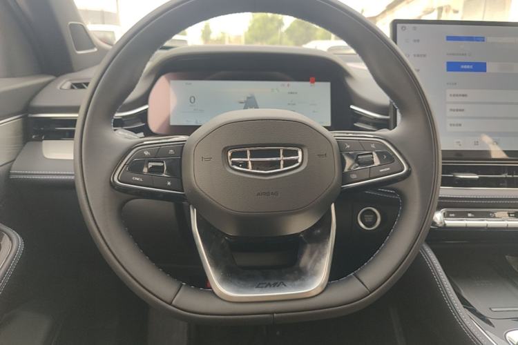Used Geely Auto Preface 2026 Model Oriental Yao 1.5TD Kunlun Edition Steering Wheel