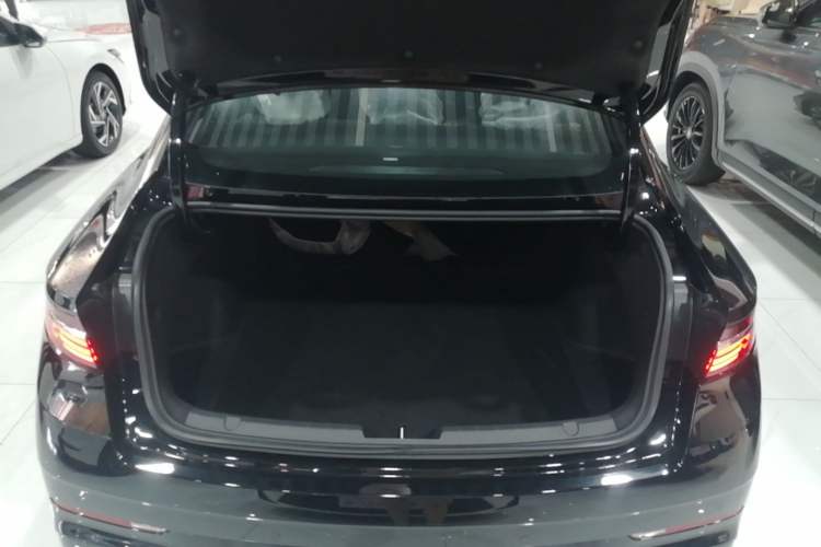 Used Geely Auto Preface 2026 Model Oriental Yao 1.5TD Kunlun Edition Trunk