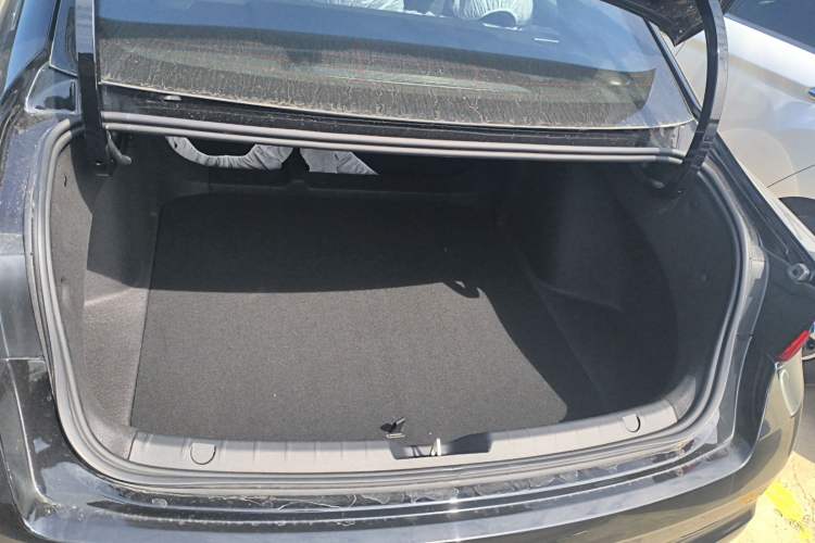 Used Geely Auto Preface 2026 Model Oriental Yao 1.5TD Fuyao Edition Trunk