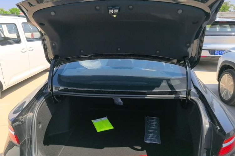 Used Geely Auto Preface 2026 Model Oriental Yao 1.5TD Kunlun Edition Trunk