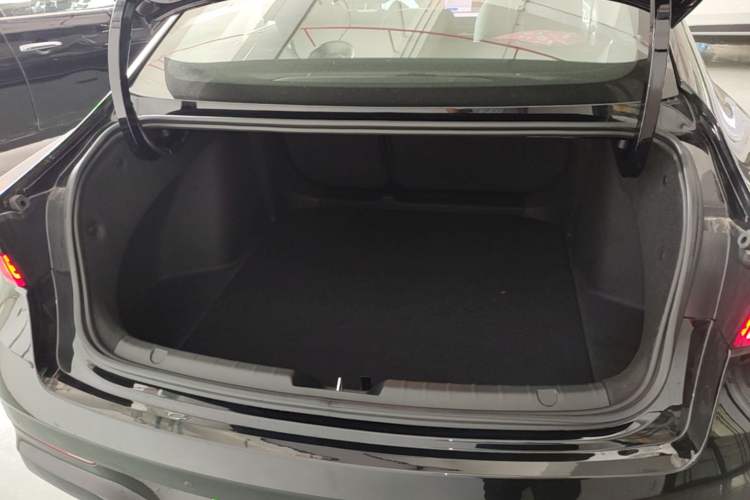 Used Geely Auto Preface 2026 Model Oriental Yao 1.5TD Kunlun Edition Trunk