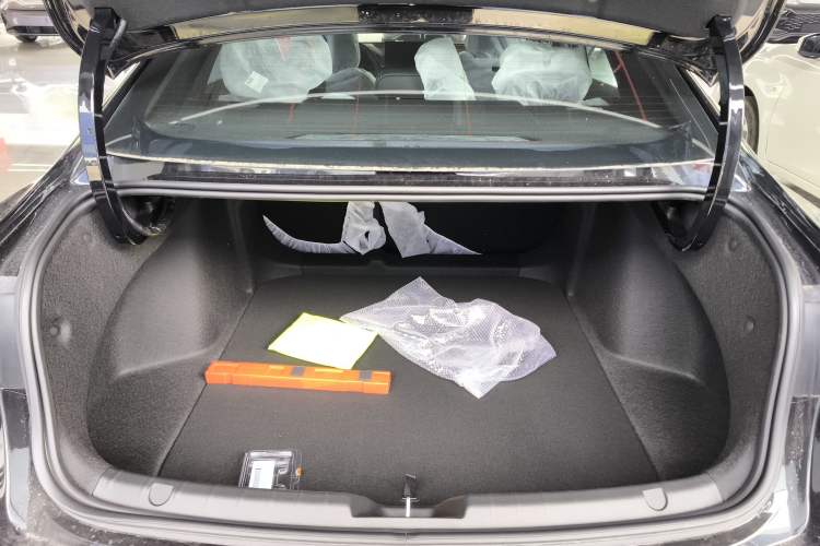 Used Geely Auto Preface 2026 Model Oriental Yao 1.5TD Fuyao Edition Trunk