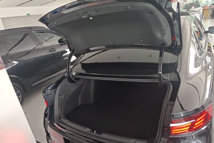 Used Geely Auto Preface 2026 Model Oriental Yao 1.5TD Fuyao Edition Trunk