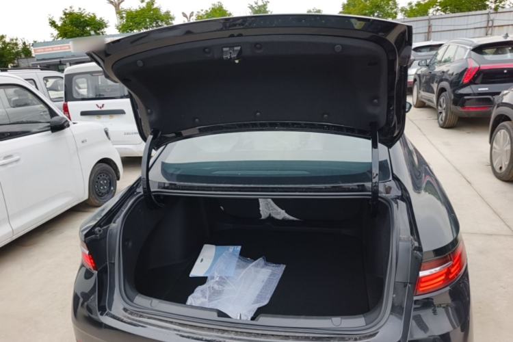 Used Geely Auto Preface 2026 Model Oriental Yao 1.5TD Kunlun Edition Trunk