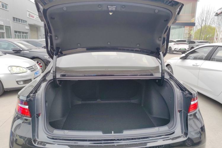Used Geely Auto Preface 2026 Model Oriental Yao 1.5TD Fuyao Edition Trunk
