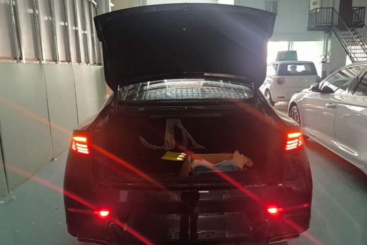 Used Geely Auto Preface 2026 Model Oriental Yao 1.5TD Fuyao Edition Trunk