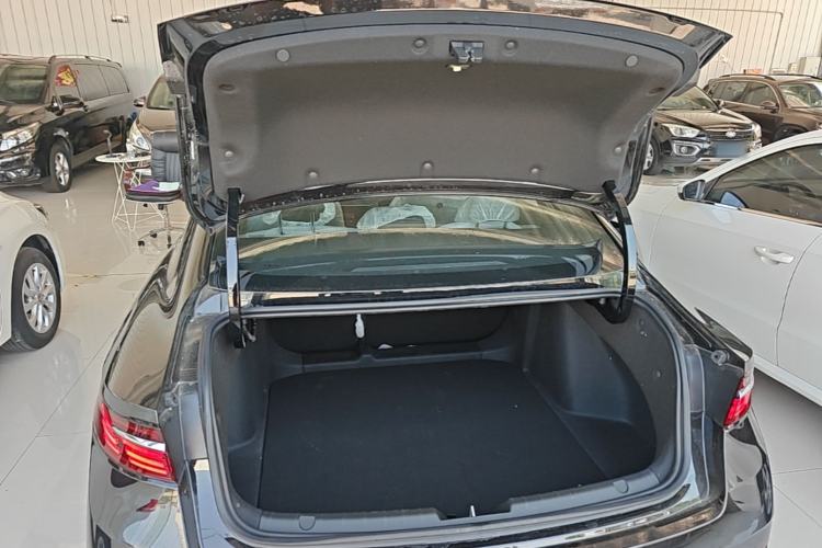 Used Geely Auto Preface 2026 Model Oriental Yao 1.5TD Fuyao Edition Trunk