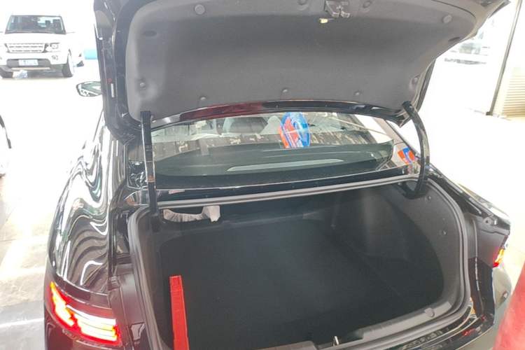 Used Geely Auto Preface 2026 Model Oriental Yao 1.5TD Fuyao Edition Trunk