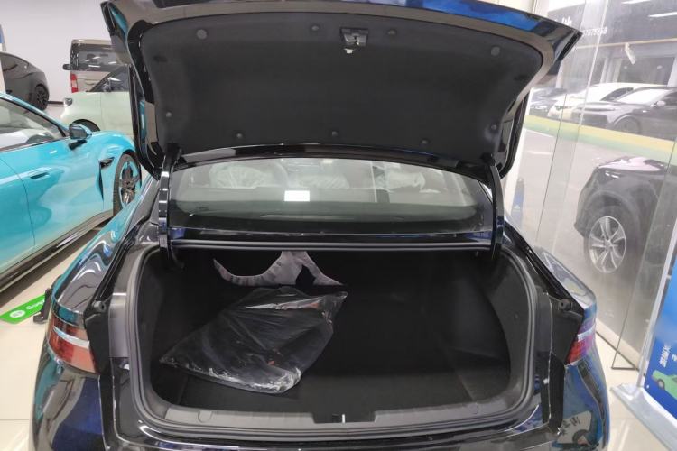 Used Geely Auto Preface 2026 Model Oriental Yao 1.5TD Fuyao Edition Trunk