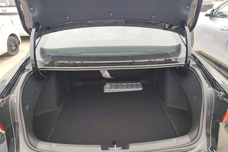 Used Geely Auto Preface 2026 Model Oriental Yao 1.5TD Kunlun Edition Trunk