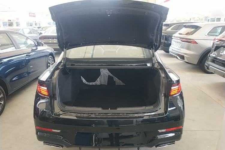 Used Geely Auto Preface 2026 Model Oriental Yao 1.5TD Fuyao Edition Trunk