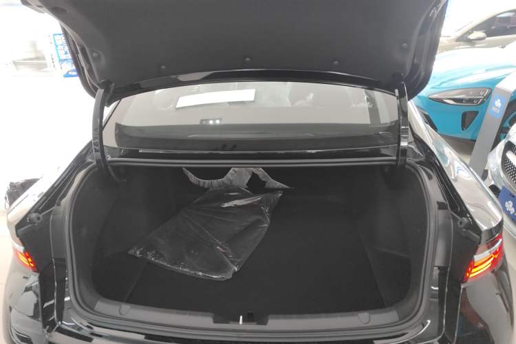 Used Geely Auto Preface 2026 Model Oriental Yao 1.5TD Fuyao Edition Trunk