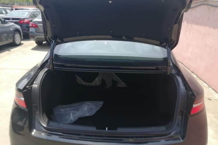 Used Geely Auto Preface 2026 Model Oriental Yao 1.5TD Fuyao Edition Trunk