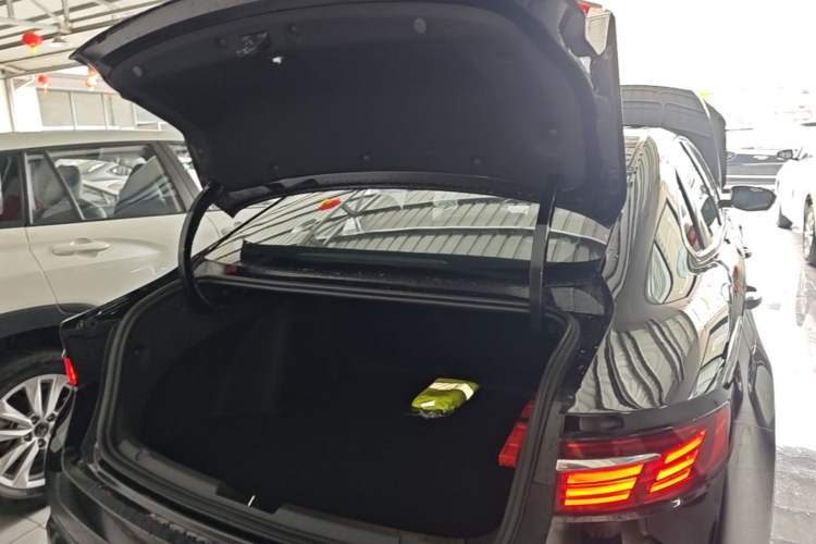 Used Geely Auto Preface 2026 Model Oriental Yao 1.5TD Fuyao Edition Trunk