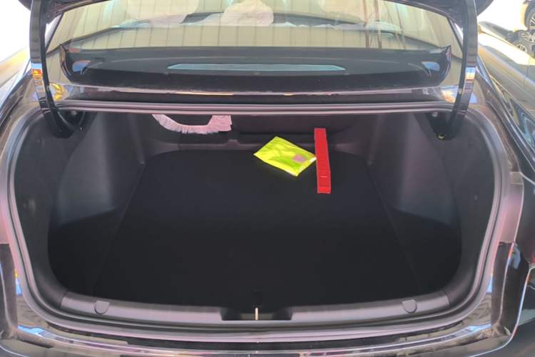 Used Geely Auto Preface 2026 Model Oriental Yao 1.5TD Fuyao Edition Trunk