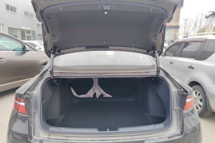 Used Geely Auto Preface 2026 Model Oriental Yao 1.5TD Fuyao Edition Trunk