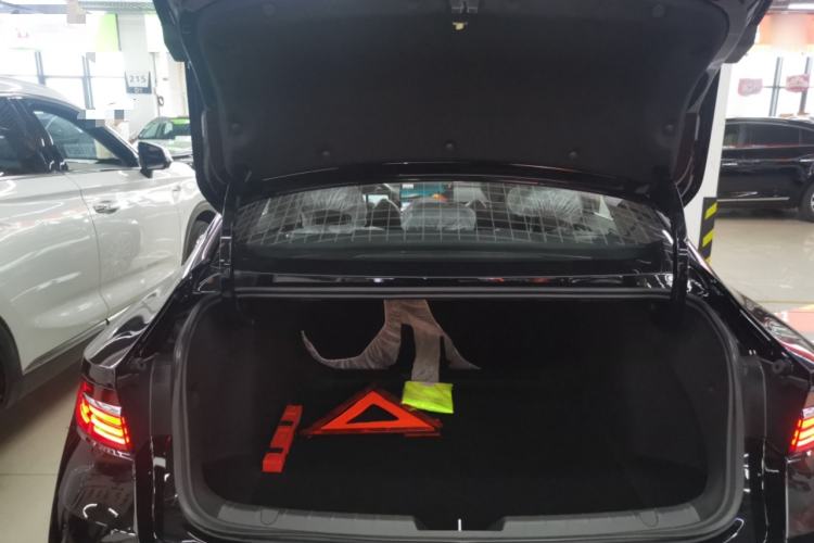 Used Geely Auto Preface 2026 Model Oriental Yao 1.5TD Fuyao Edition Trunk