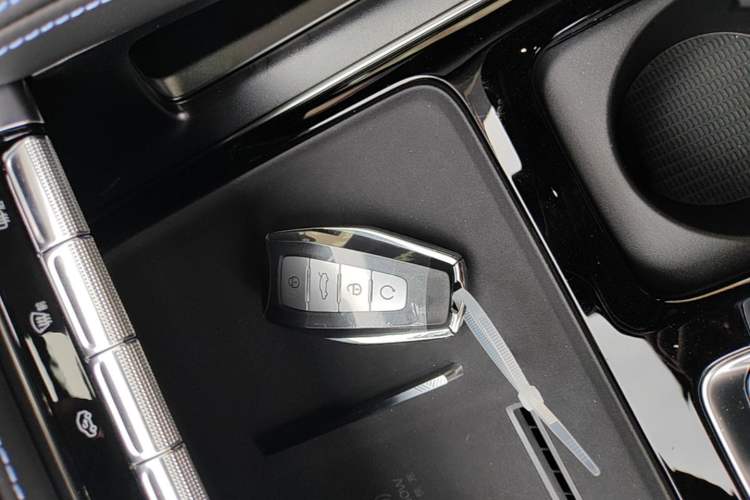 Used Geely Auto Preface 2026 Model Oriental Yao 1.5TD Kunlun Edition Vehicle Key