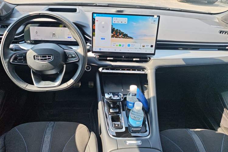 Used Geely Auto Preface 2026 Model Oriental Yao 2.0TD Wangyue Edition Center Console