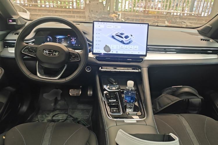 Used Geely Auto Preface 2026 Model Oriental Yao 2.0TD Wangyue Edition Center Console