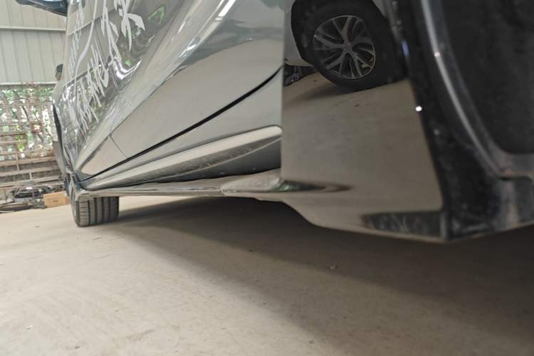 Used Geely Auto Preface 2026 Model Oriental Yao 2.0TD Wangyue Edition Left Side Sill