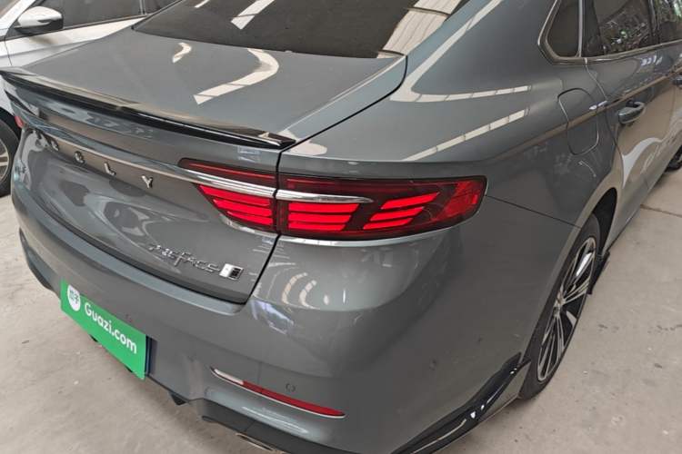 Used Geely Auto Preface 2026 Model Oriental Yao 2.0TD Wangyue Edition Right Rear Taillight