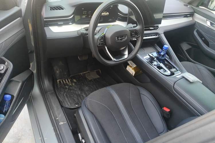 Used Geely Auto Preface 2026 Model Oriental Yao 2.0TD Wangyue Edition Center Console