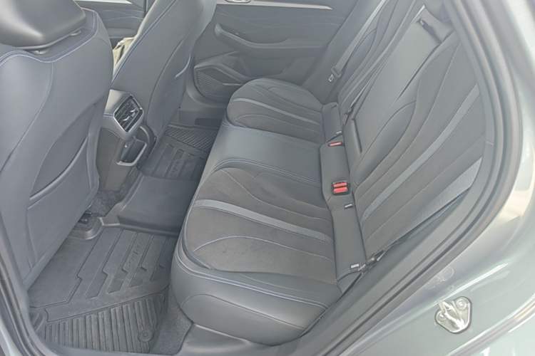 Used Geely Auto Preface 2026 Model Oriental Yao 2.0TD Wangyue Edition Left Rear Seat