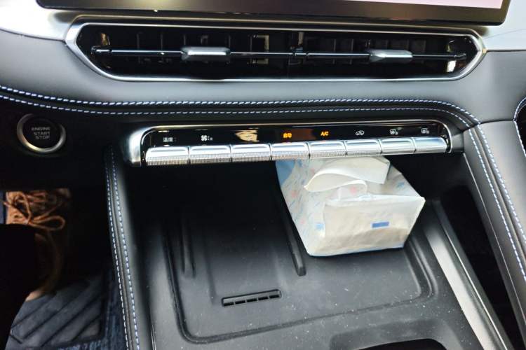 Used Geely Auto Preface 2026 Model Oriental Yao 1.5TD Kunlun Edition Audio And AC Panel