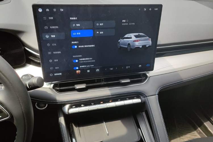 Used Geely Auto Preface 2026 Model Oriental Yao 2.0TD Wangyue Edition Audio And AC Panel