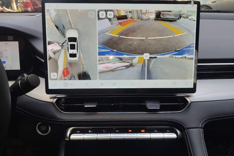 Used Geely Auto Preface 2026 Model Oriental Yao 2.0TD Lanxing Edition Audio And AC Panel