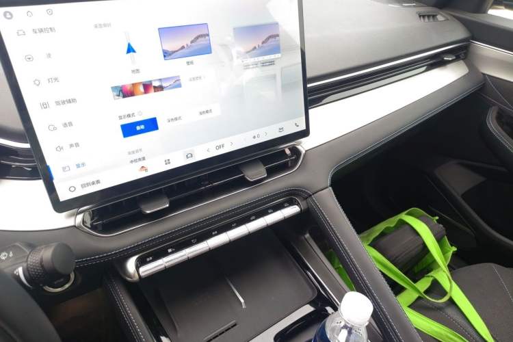 Used Geely Auto Preface 2026 Model Oriental Yao 2.0TD Wangyue Edition Audio And AC Panel