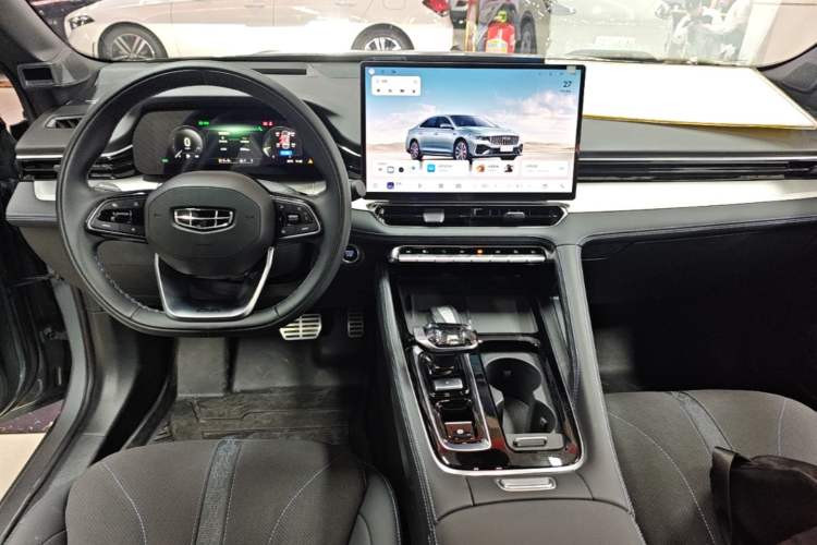 Used Geely Auto Preface 2026 Model Oriental Yao 2.0TD Wangyue Edition Center Console