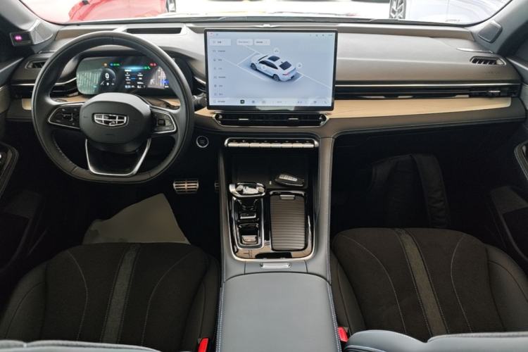 Used Geely Auto Preface 2026 Model Oriental Yao 2.0TD Wangyue Edition Center Console