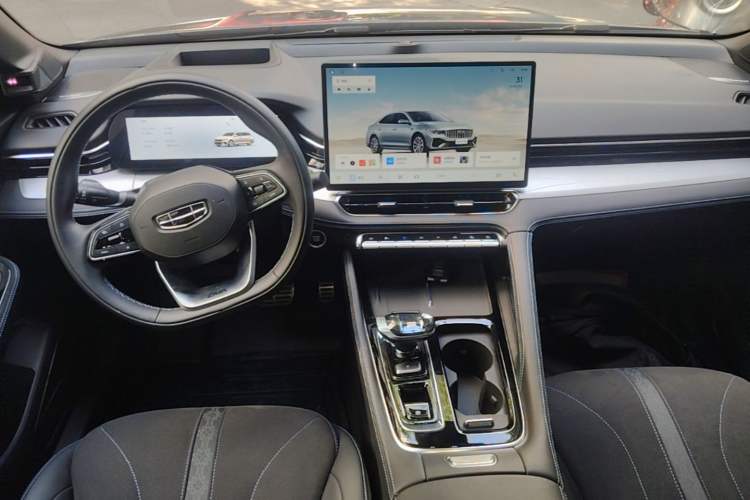 Used Geely Auto Preface 2026 Model Oriental Yao 2.0TD Wangyue Edition Center Console