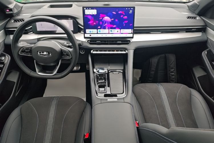 Used Geely Auto Preface 2026 Model Oriental Yao 2.0TD Wangyue Edition Center Console