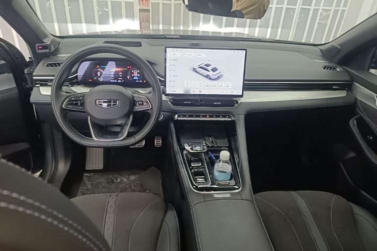 Used Geely Auto Preface 2026 Model Oriental Yao 2.0TD Wangyue Edition Center Console