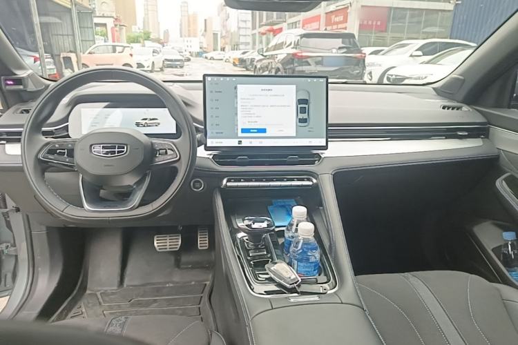 Used Geely Auto Preface 2026 Model Oriental Yao 2.0TD Wangyue Edition Center Console