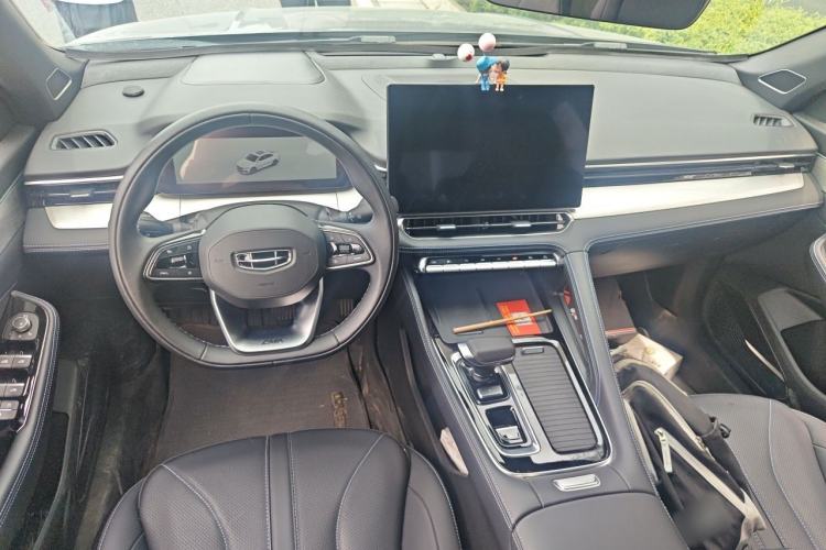 Used Geely Auto Preface 2026 Model Oriental Yao 1.5TD Kunlun Edition Center Console