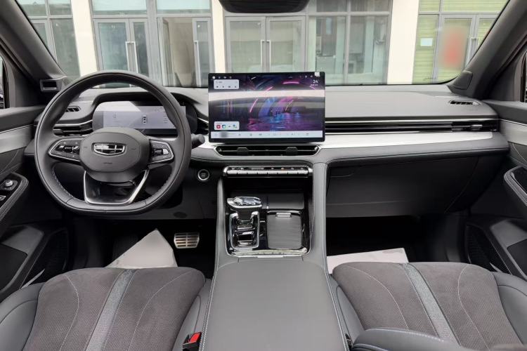 Used Geely Auto Preface 2026 Model Oriental Yao 2.0TD Wangyue Edition Center Console
